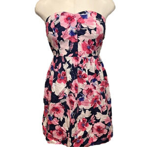Women’s floral strapless dress